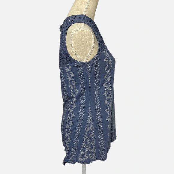 Bob Timberlake Women’s Sleeveless top Aztec Print Size Small Blue White - Picture 3 of 10